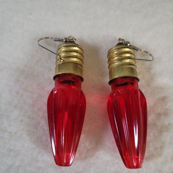 Vintage Large Hard Molded Plastic Red Christmas Bulb Dangle Earring - Picture 4 of 4